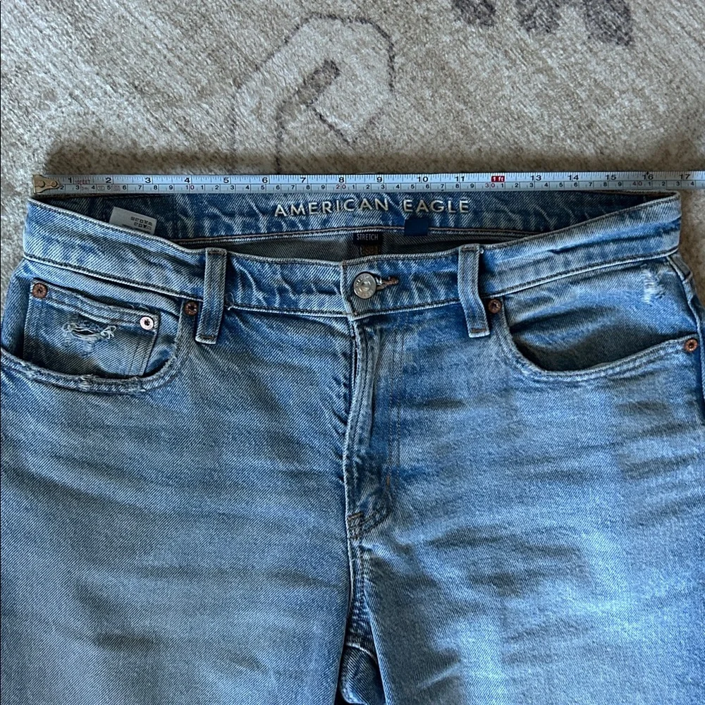 Sold out! AE Barrel Jeans Size 6 Boyfriend Mid Rise - Picture 2 of 13